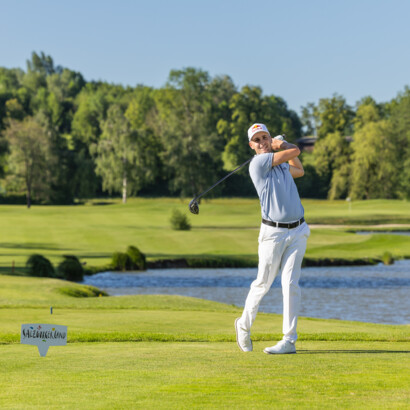 Profi-Golfer Matthias Schwab im Golfclub Altentann im Salzburger Land (c) Salzburger Land