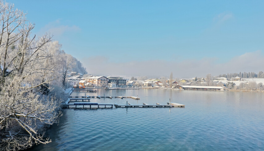 Freundinnen genießen den Wellnesstag im Seehotel