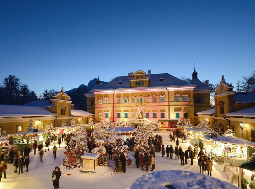 Der verschneite Christkindelmarkt in Hellbrunn